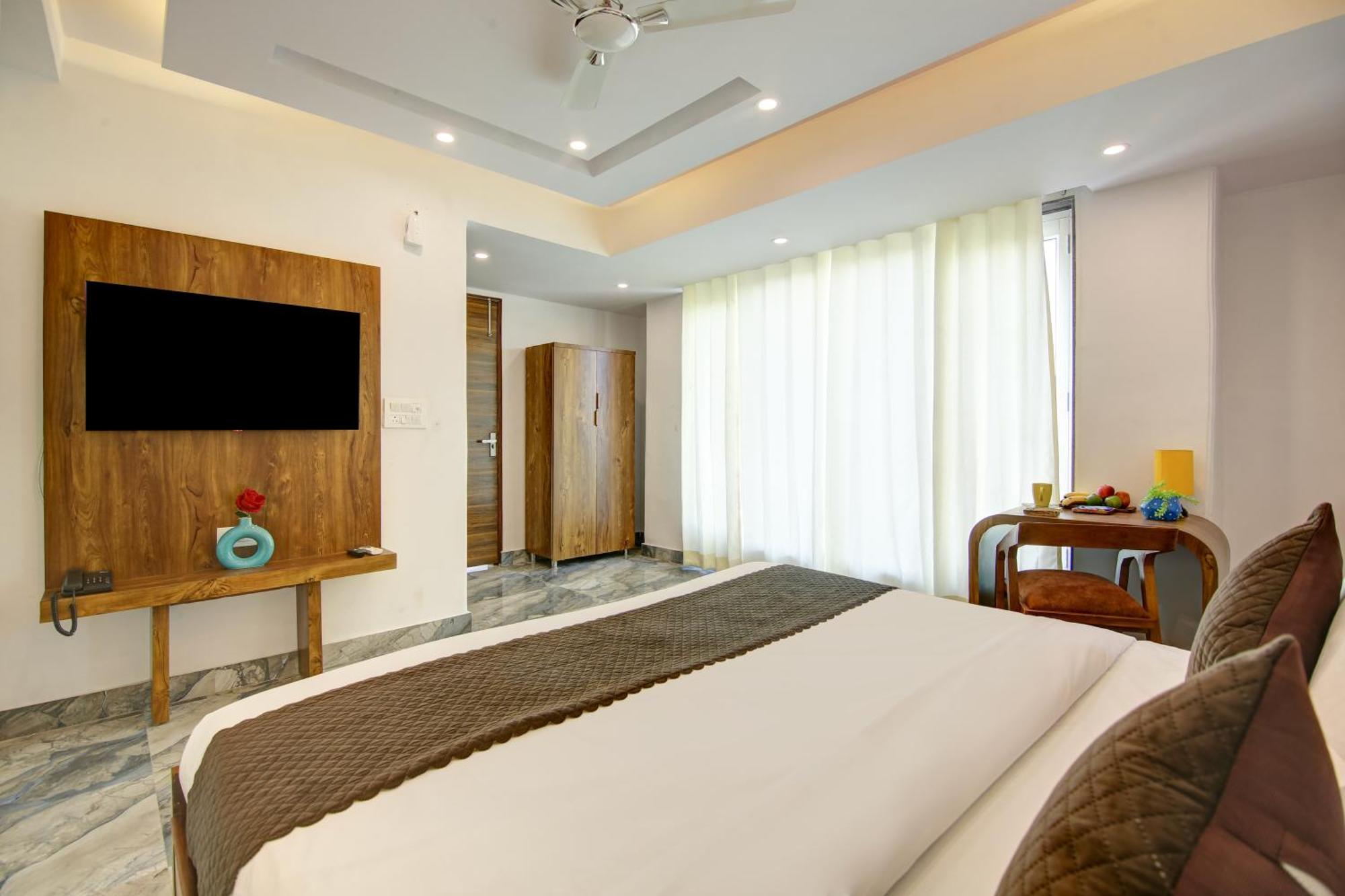 Hotel The Emporio Grand Near Vaishali Metro Station Ghaziabad Exterior photo