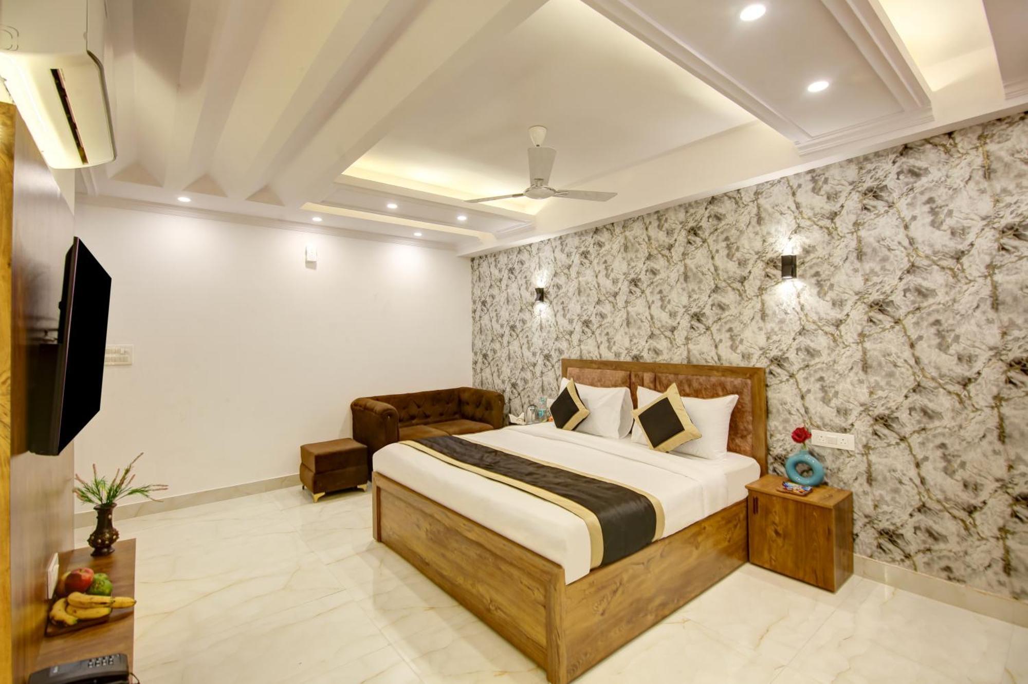 Hotel The Emporio Grand Near Vaishali Metro Station Ghaziabad Exterior photo