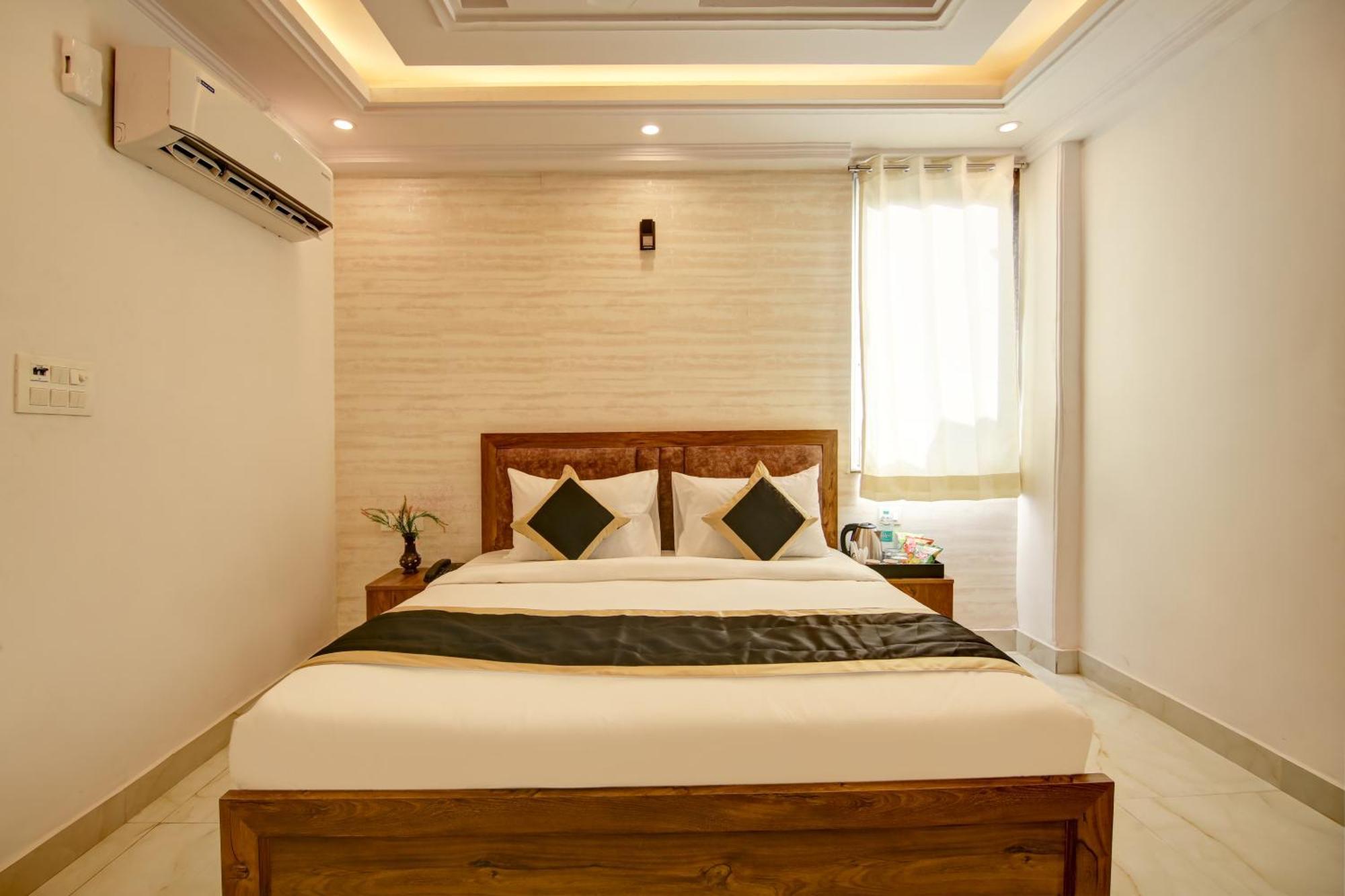 Hotel The Emporio Grand Near Vaishali Metro Station Ghaziabad Exterior photo