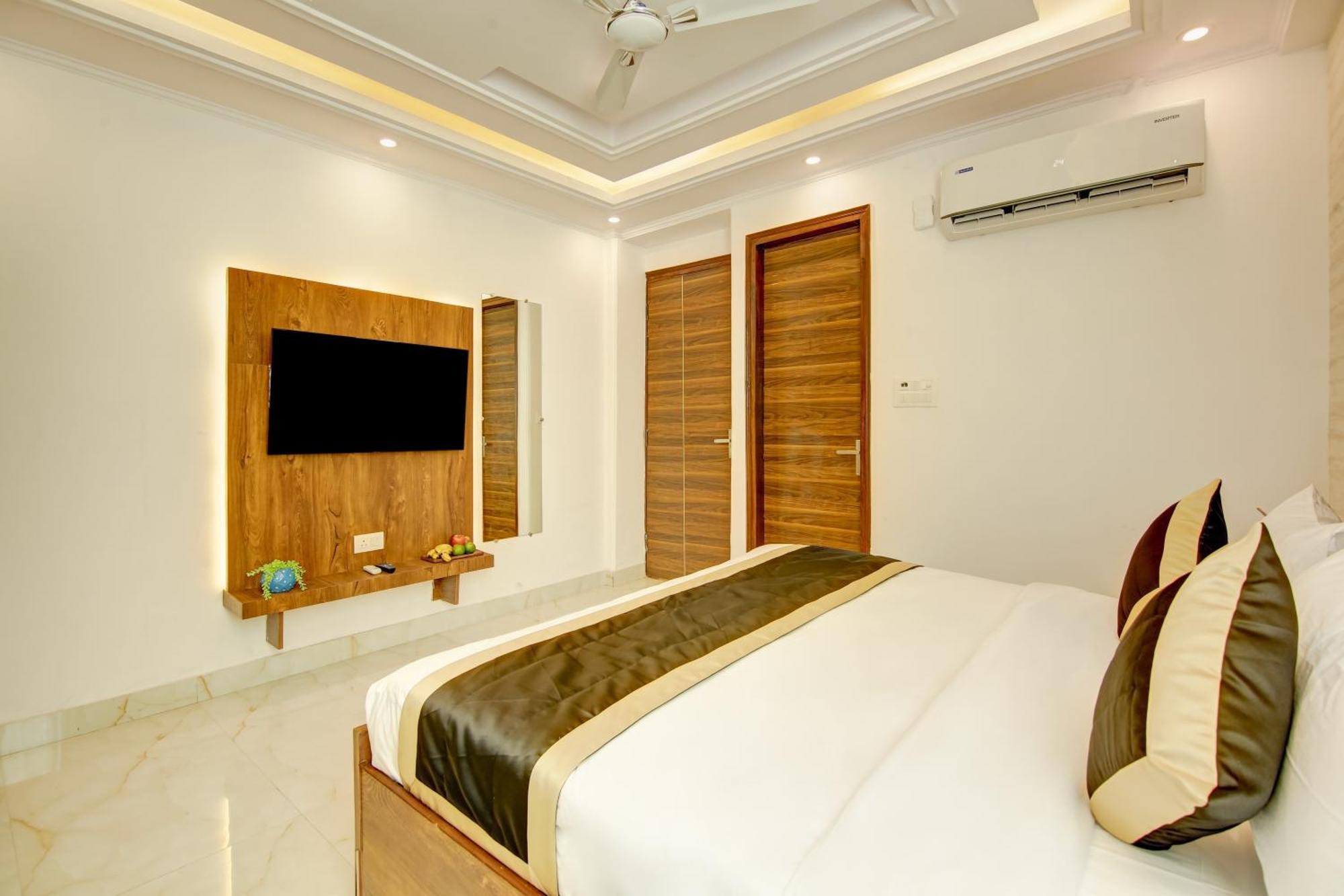 Hotel The Emporio Grand Near Vaishali Metro Station Ghaziabad Exterior photo