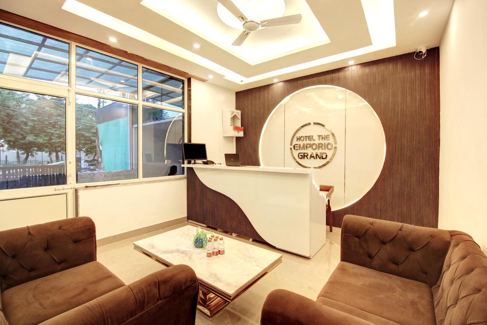 Hotel The Emporio Grand Near Vaishali Metro Station Ghaziabad Exterior photo